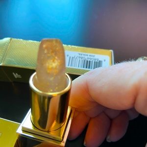 Tom Ford Soleil Lip Blush Baum Teinte as seen all over TikTok!